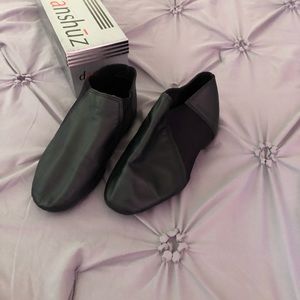 black dance jazz shoes